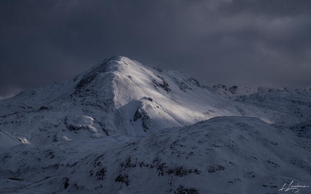 Snowy Peak Lit 