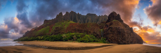 Ocean's Gaze upon Kalalau